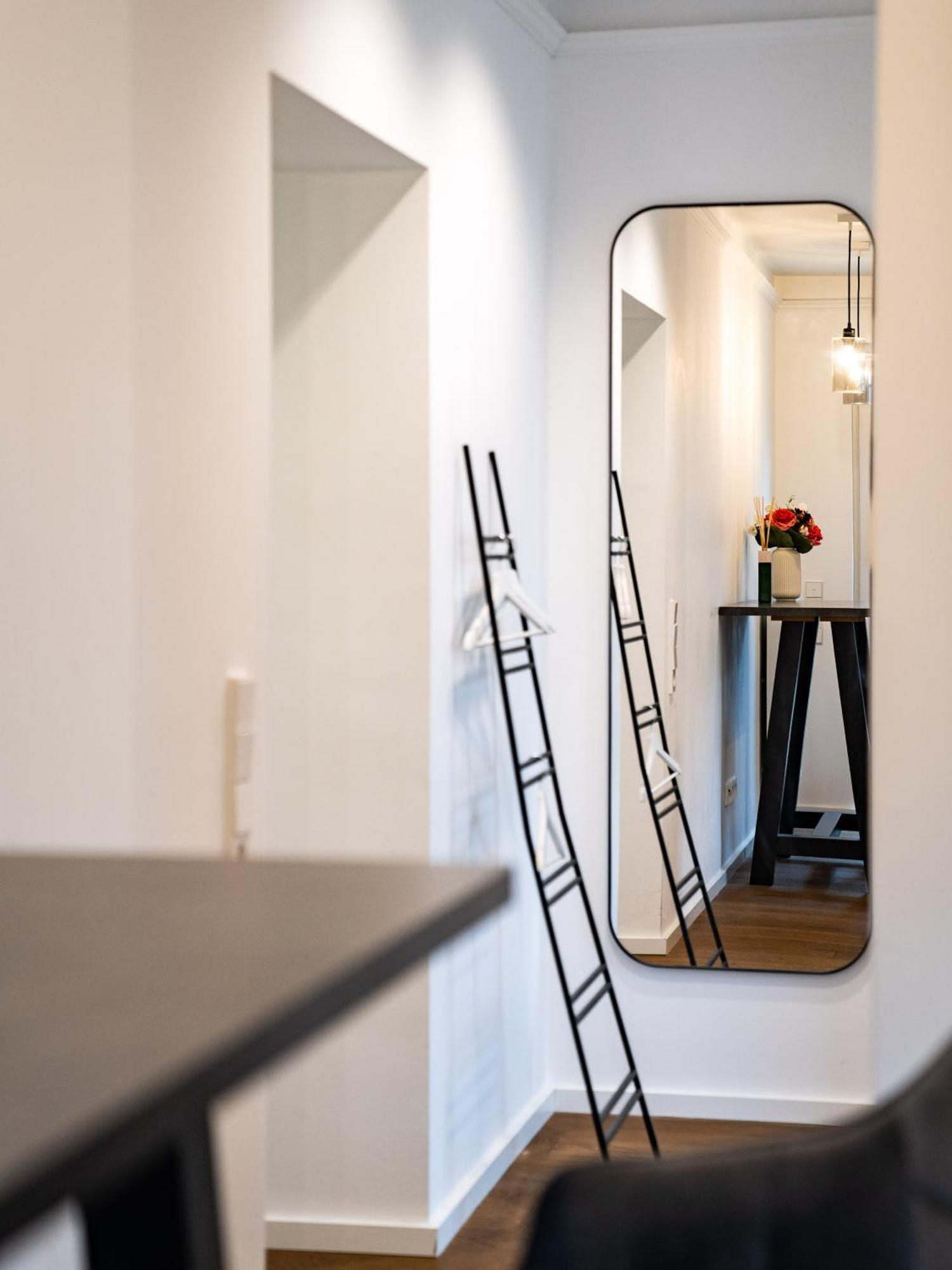 Whirlpool - Zentral - Designloft Mit Xxl Terrasse Apartment Wiesbaden Bagian luar foto