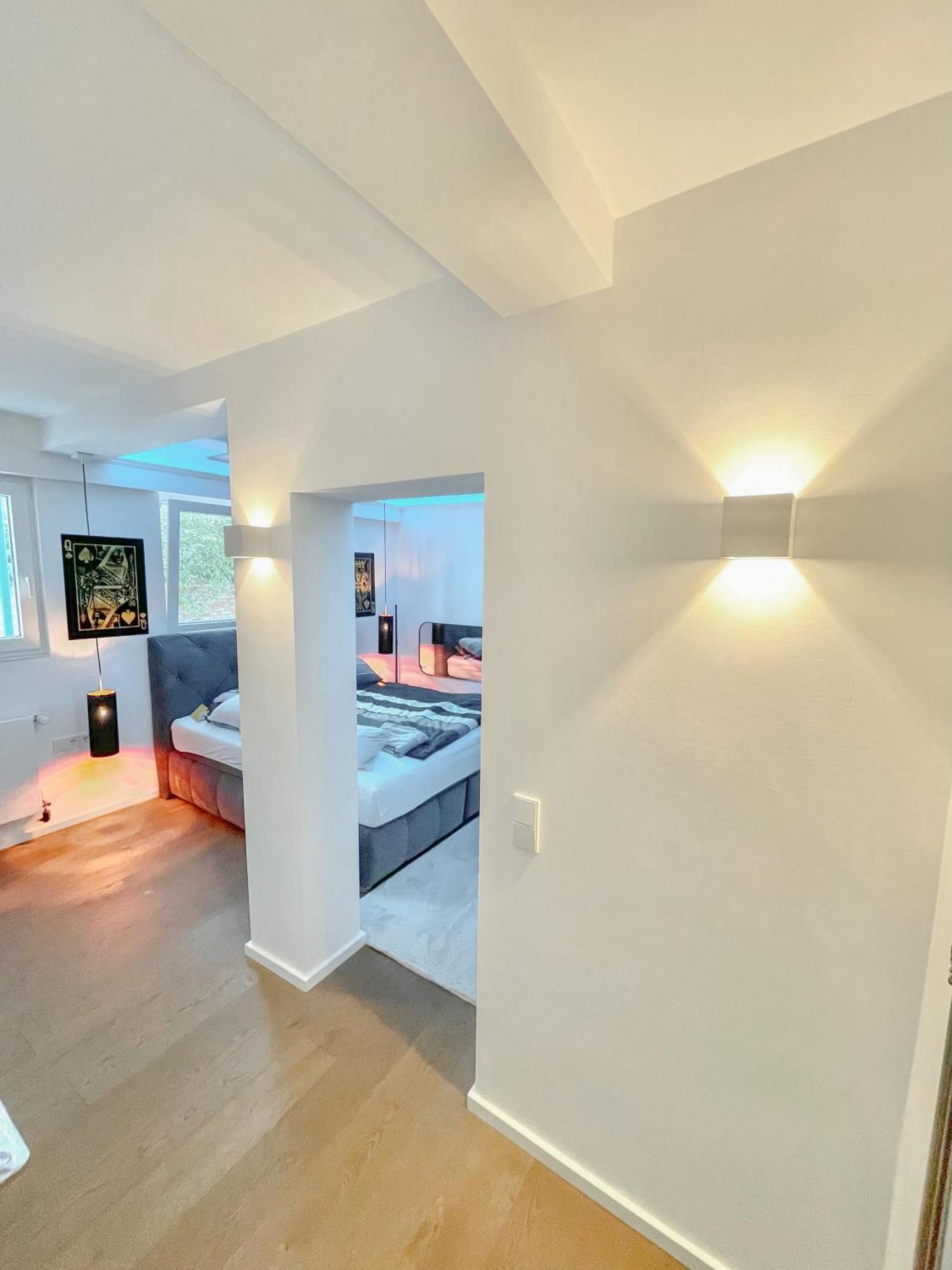 Whirlpool - Zentral - Designloft Mit Xxl Terrasse Apartment Wiesbaden Bagian luar foto